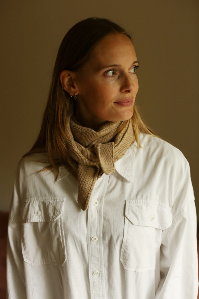 TRIAGLE SCARF JOSEPHINA - Sand