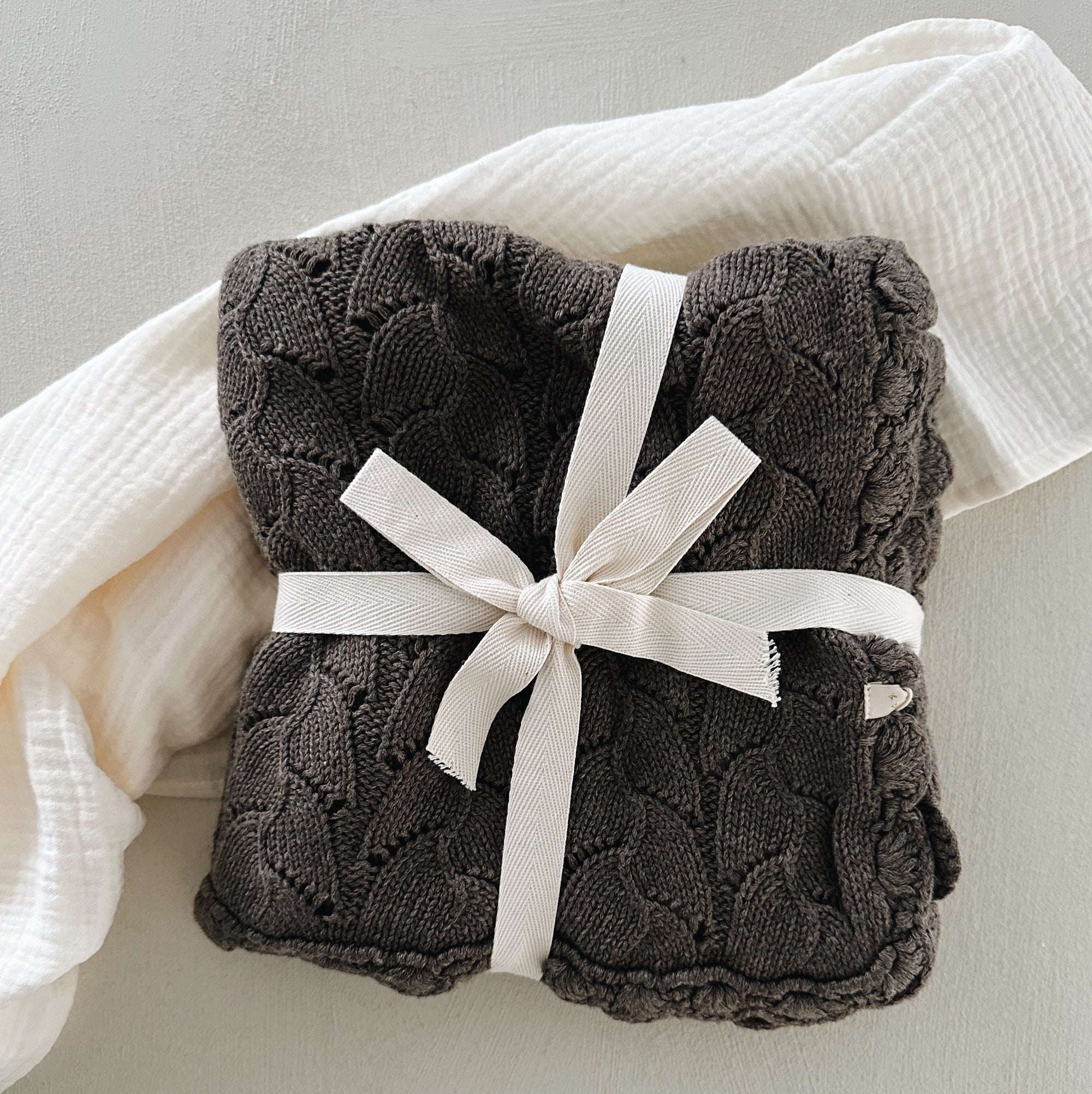 CHIFFONETTE KNITTED BLANKET - earth brown