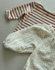 BOATNECK STRIPE TEE RED/BROWN