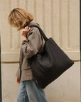 BLACK PUFFY MOM BAG
