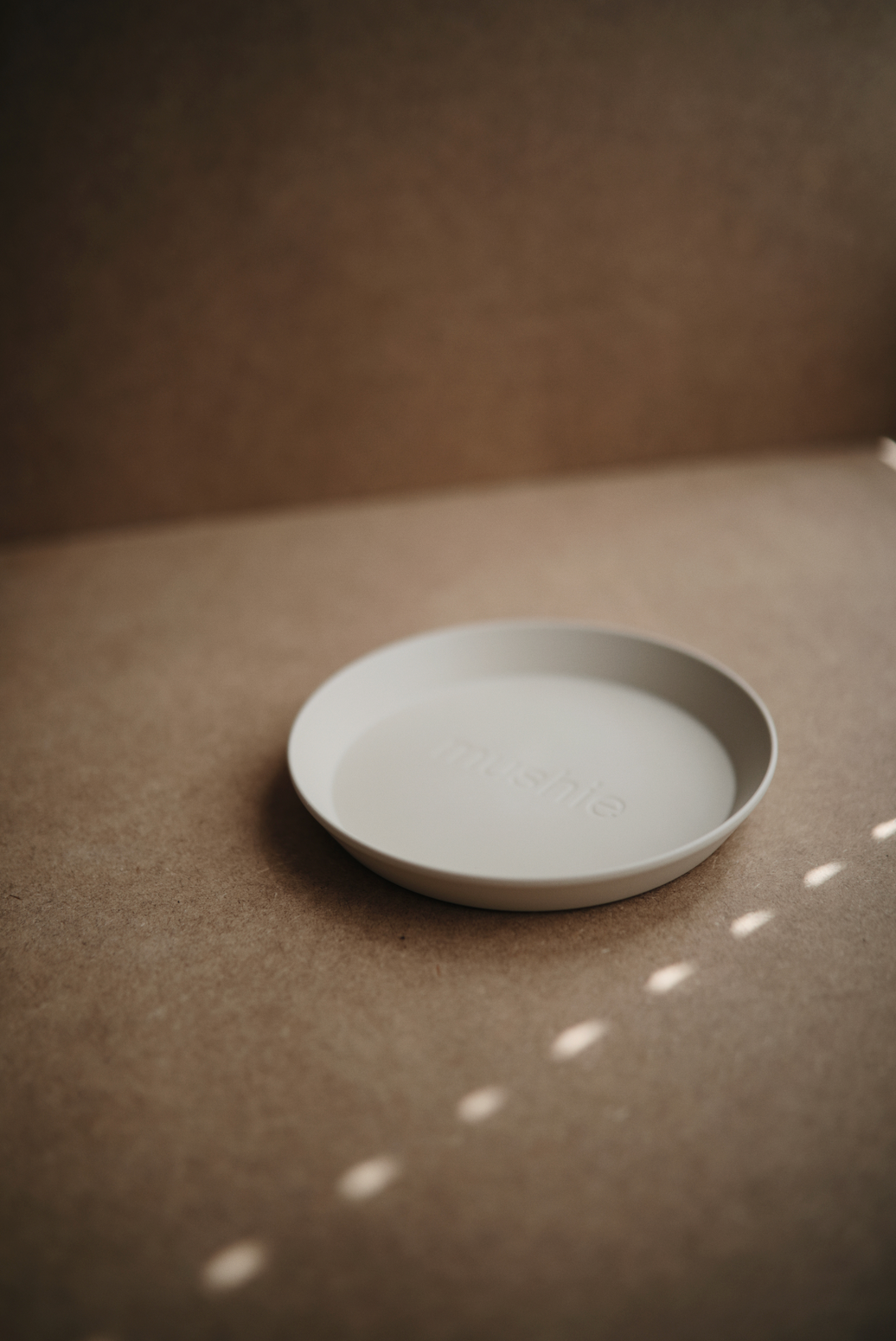 PLATES ROUND