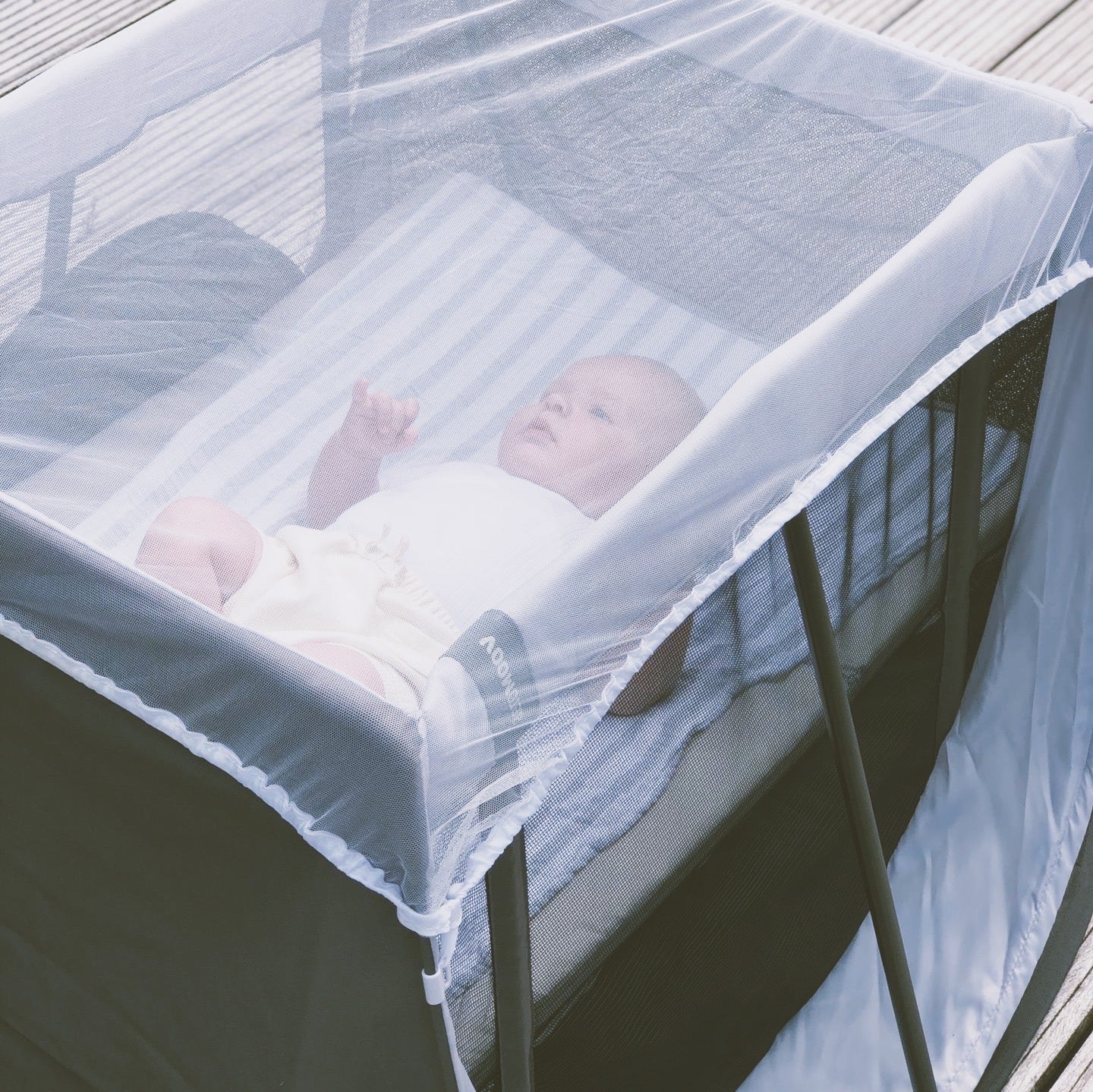 MUGGENNET TRAVEL COT