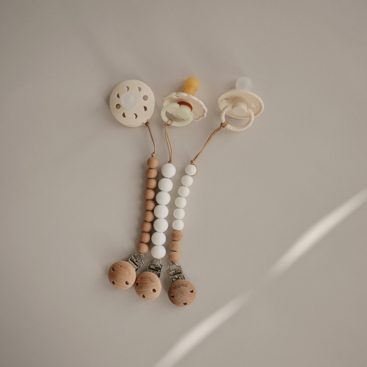 FRIGG BIBS - moon cream