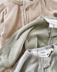 ZIP KRUIPPAKJE - SAGE SPECKLED 9-12M