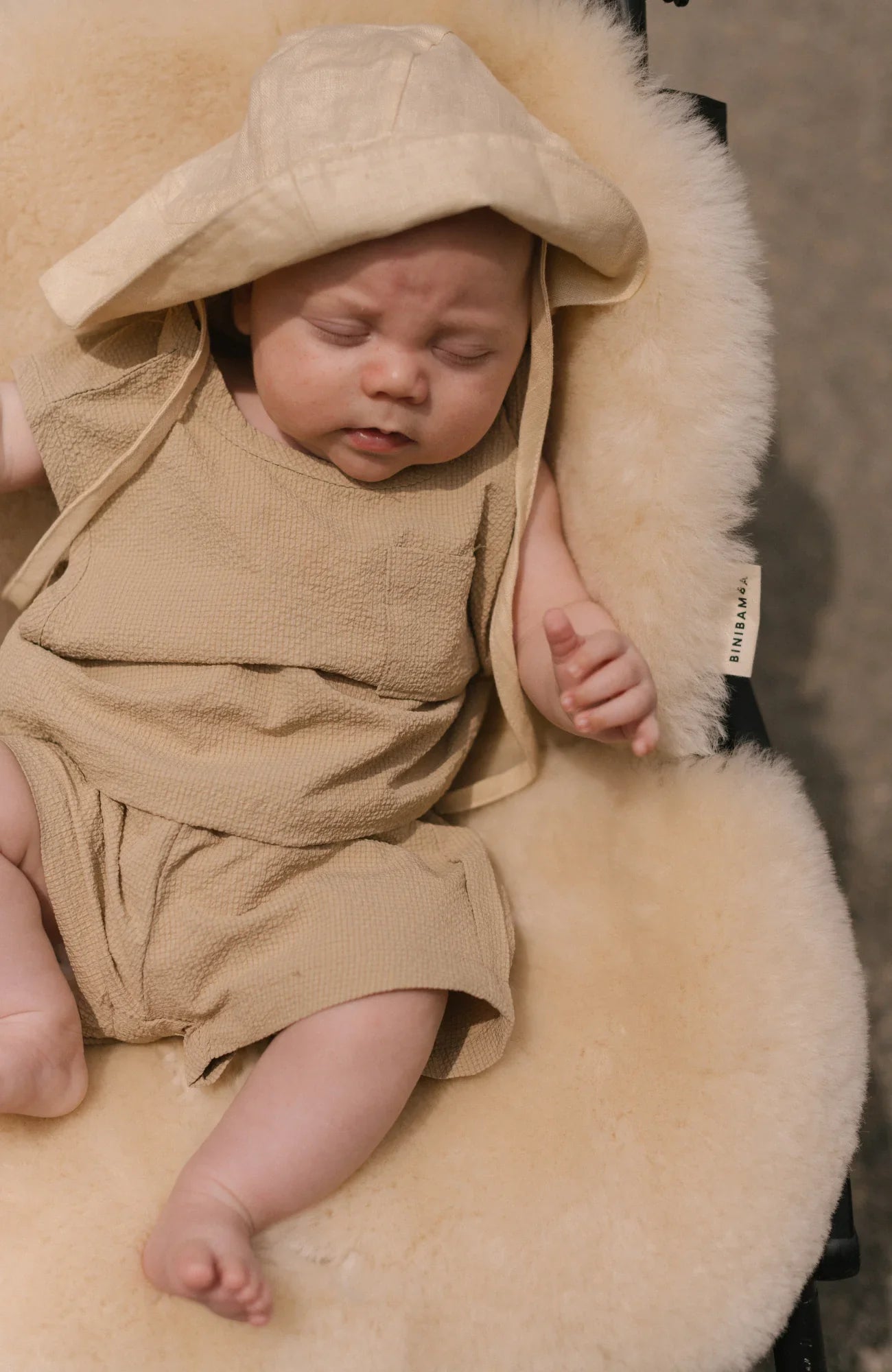 SHEEPSKIN SNUGGLER - elephant