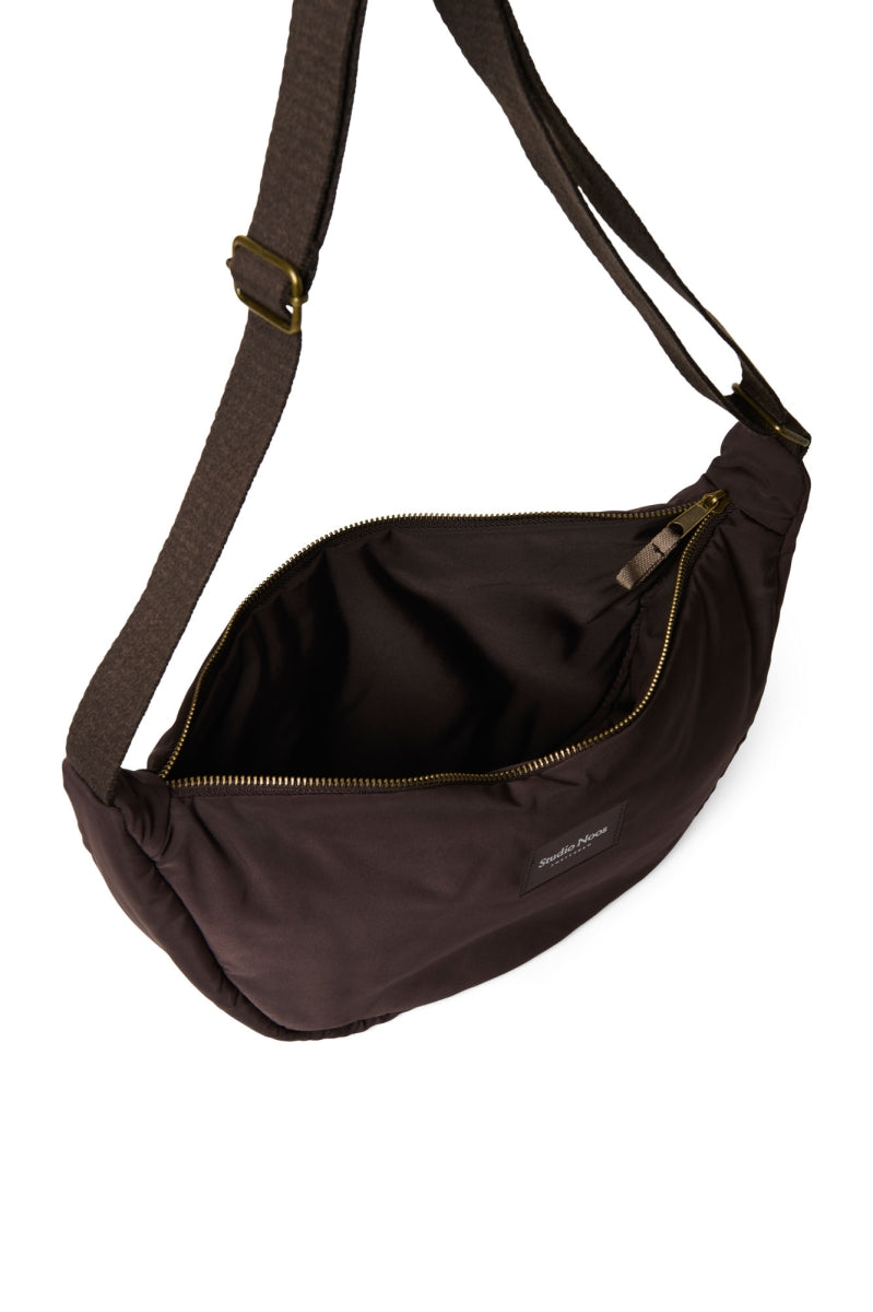 FANNY PACK - PUFFY BROWN