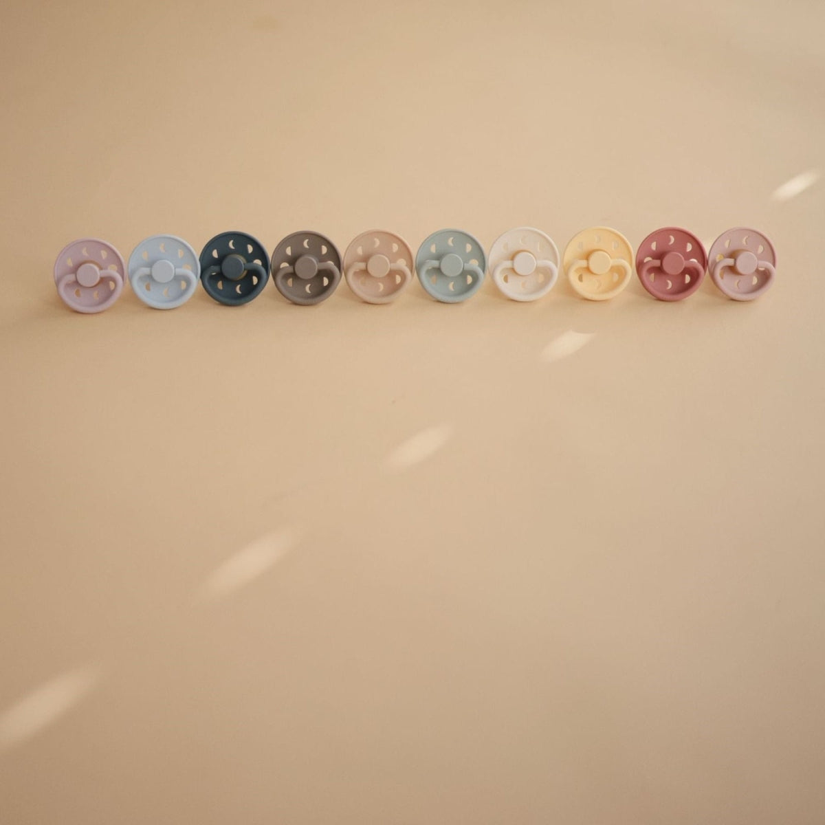 FRIGG BIBS - moon  0-6m - Pale Daffodil