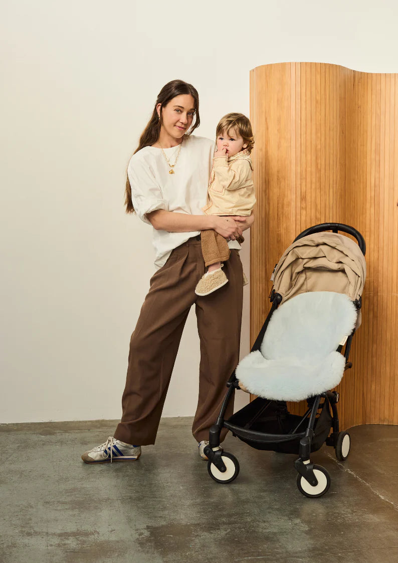 SHEEPSKIN SNUGGLER - sky blue