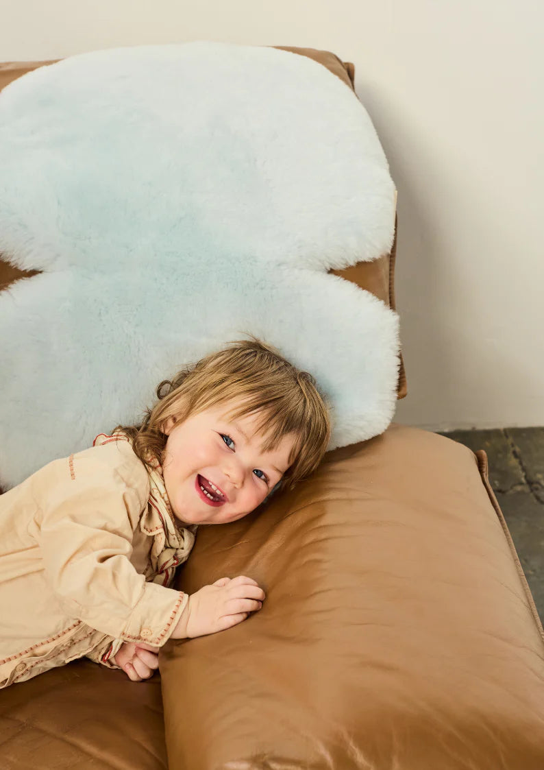SHEEPSKIN SNUGGLER - sky blue