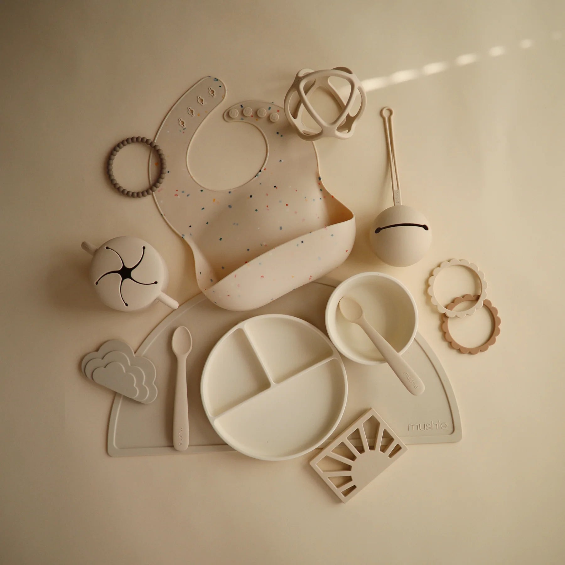 SILICONE BIBS