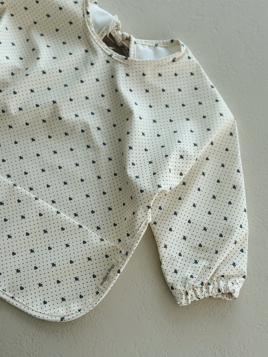 BIB WITH SLEEVES - hearts
