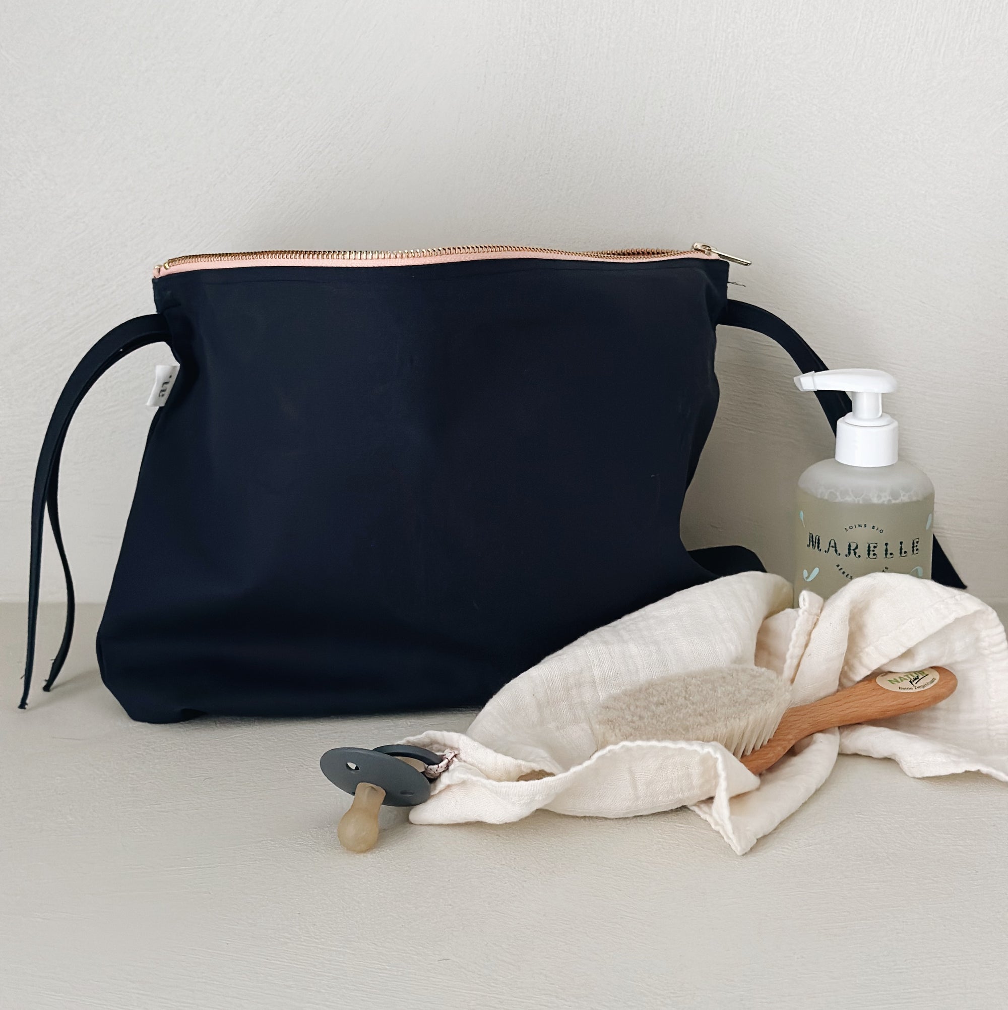 ZIPPER POUCH