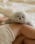 MOONIE SEAL - GRAY