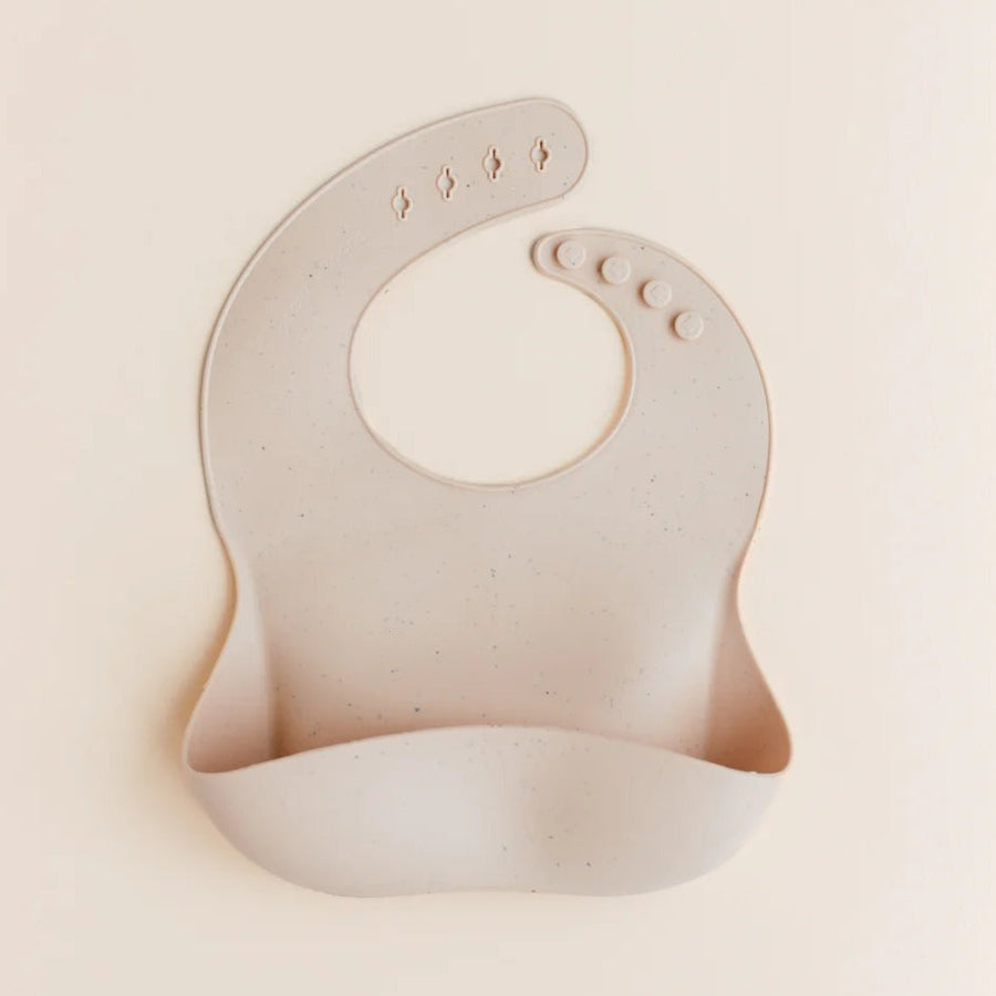 SILICONE BIB - speckled sand