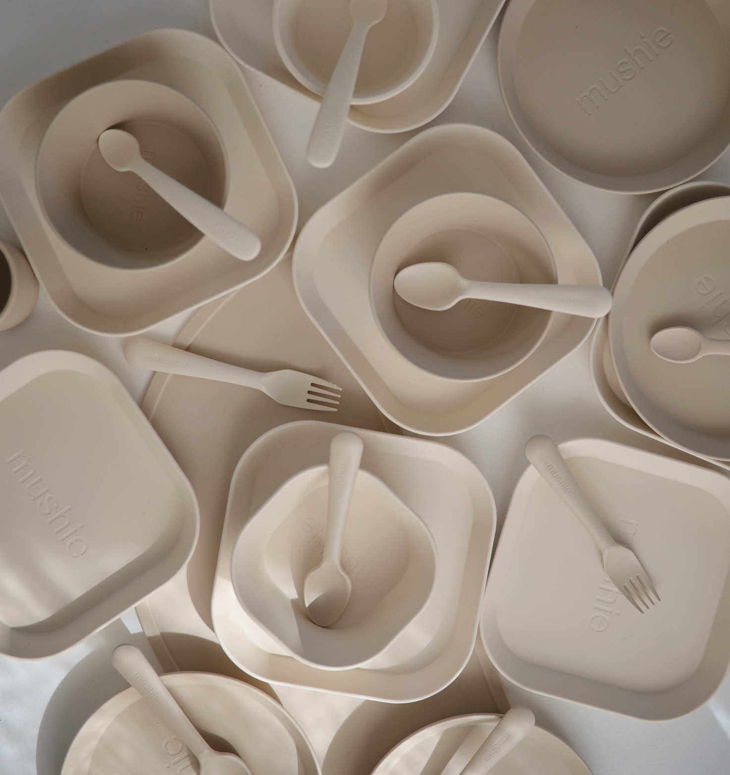 PLATES ROUND