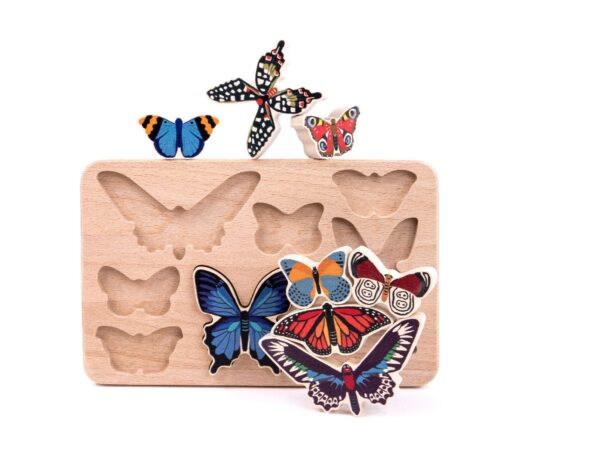 WORLD OF BUTTERFLIES - puzzle