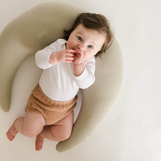 FEEDING &amp; SUPPORT PILLOW